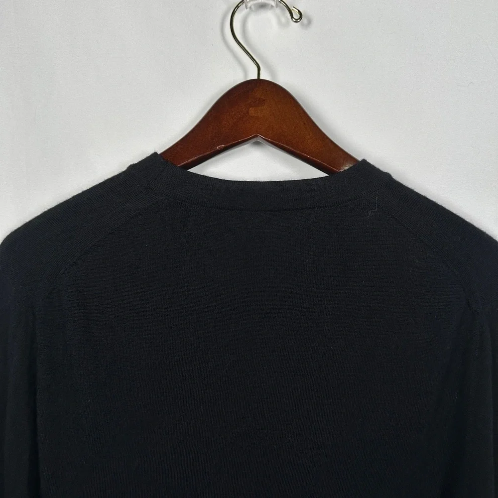 Banana Republic Men's Classic Black Crewneck Sweater Small